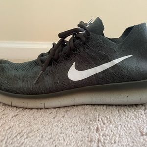 Green Nike sneakers size 11